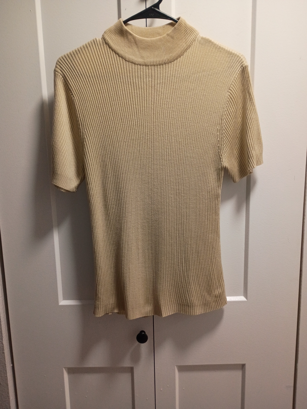 Ribbed Short Sleeve Mock Neck Tee - Cream